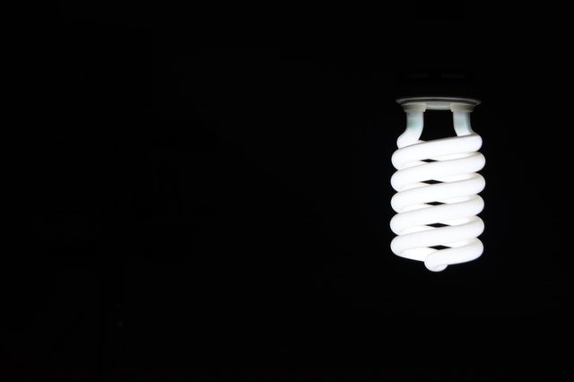 CFL light bulbs - Nailed It builders